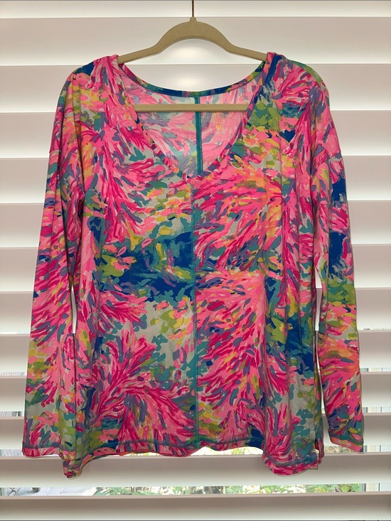 Lilly Pulitzer Tops - Lilly Pulitzer Pink Multi-Color V-Neck Long Sleeve Top
